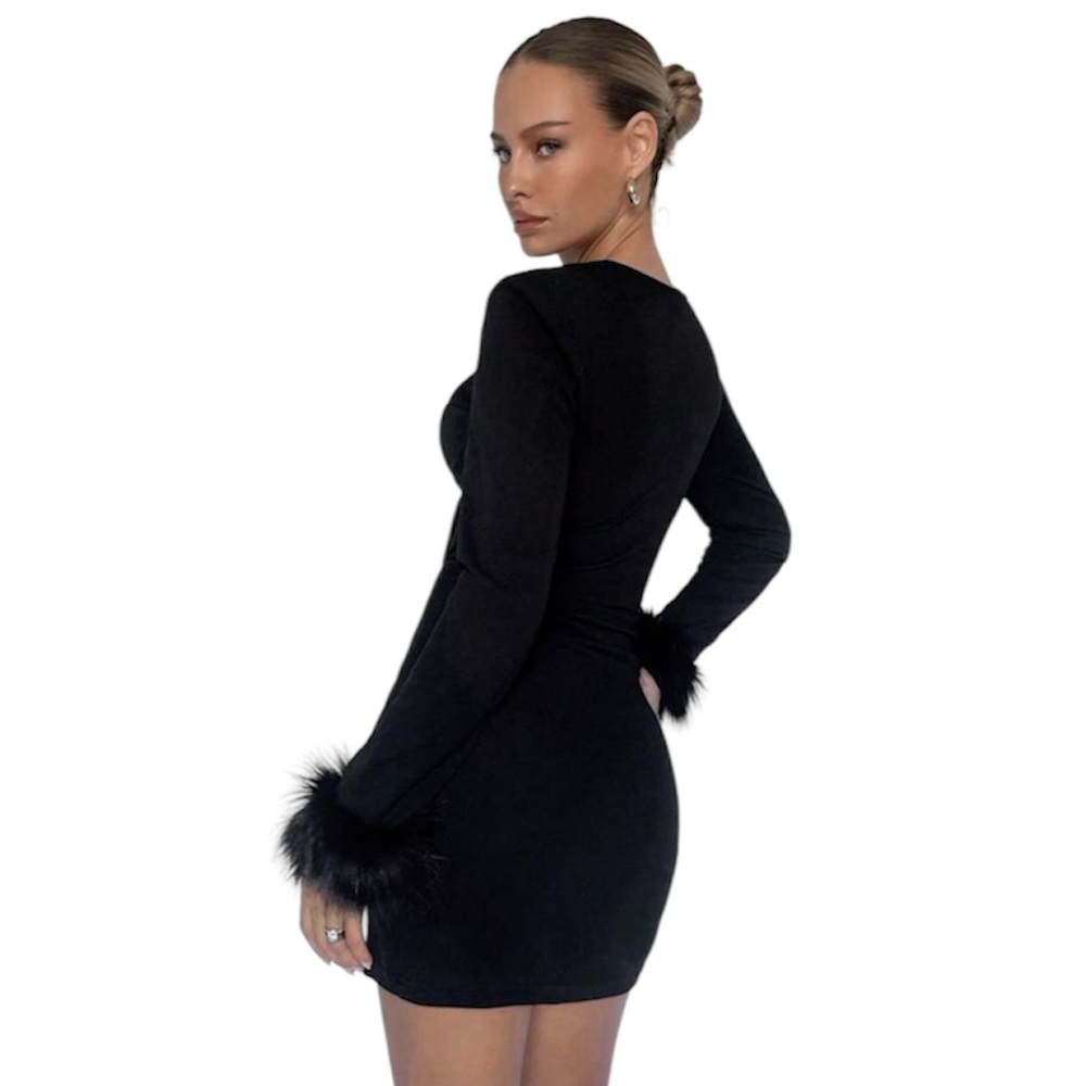 Black Dress With Fluffy Sleeves🖤